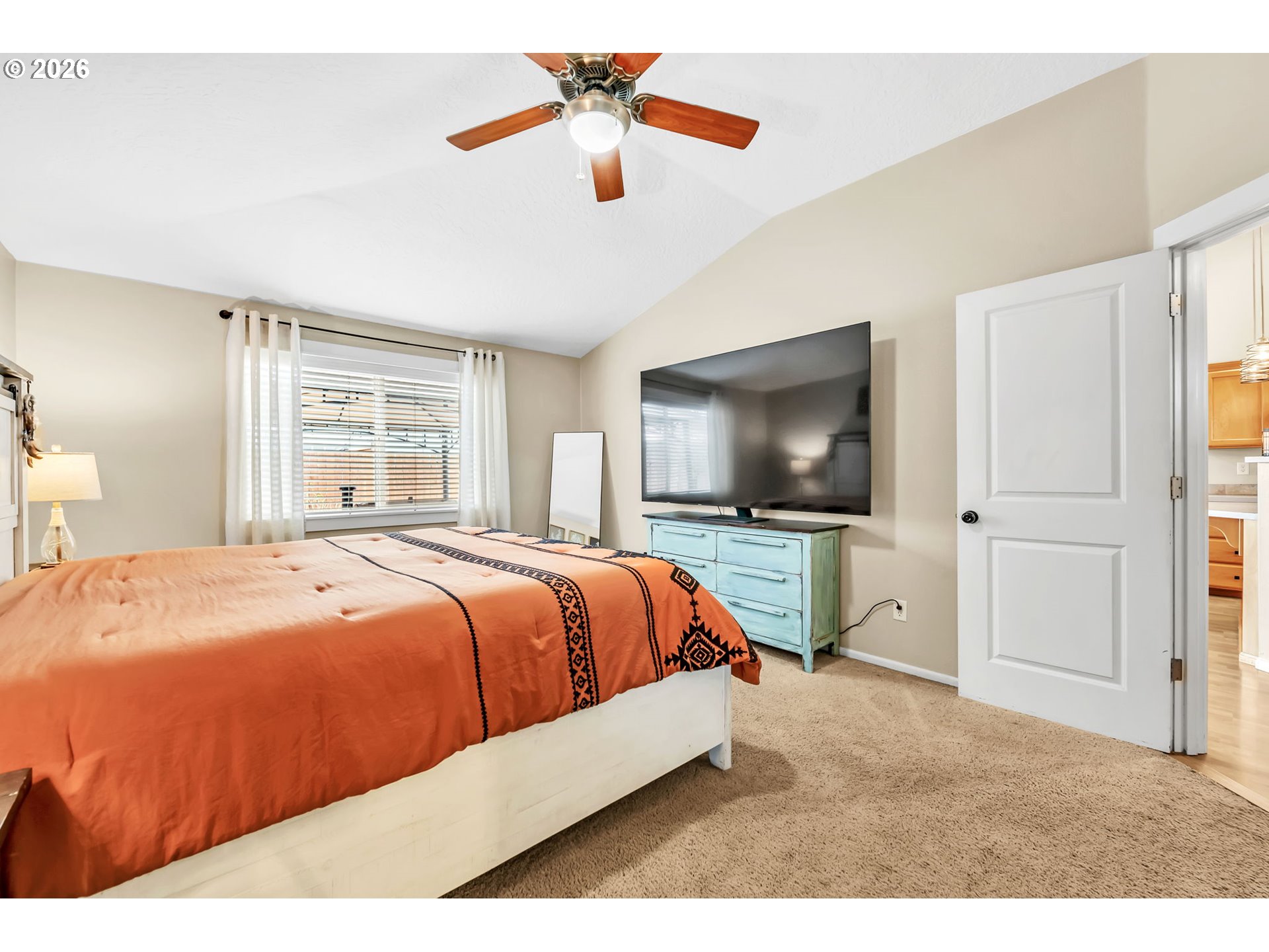 41 SANDALWOOD LOOP