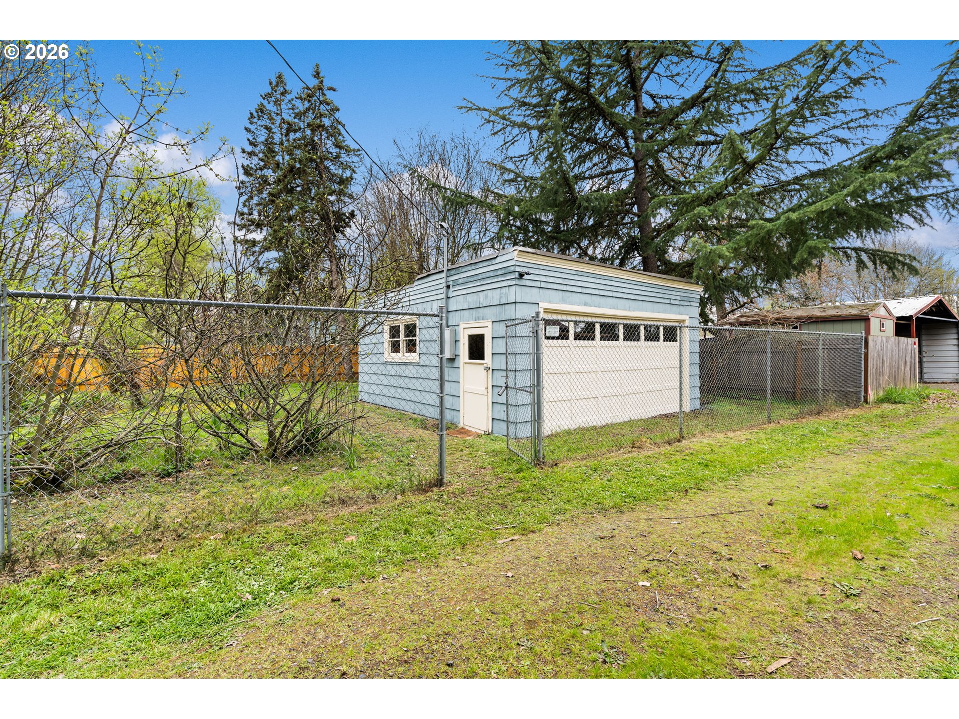 W 15th AVE Lot B