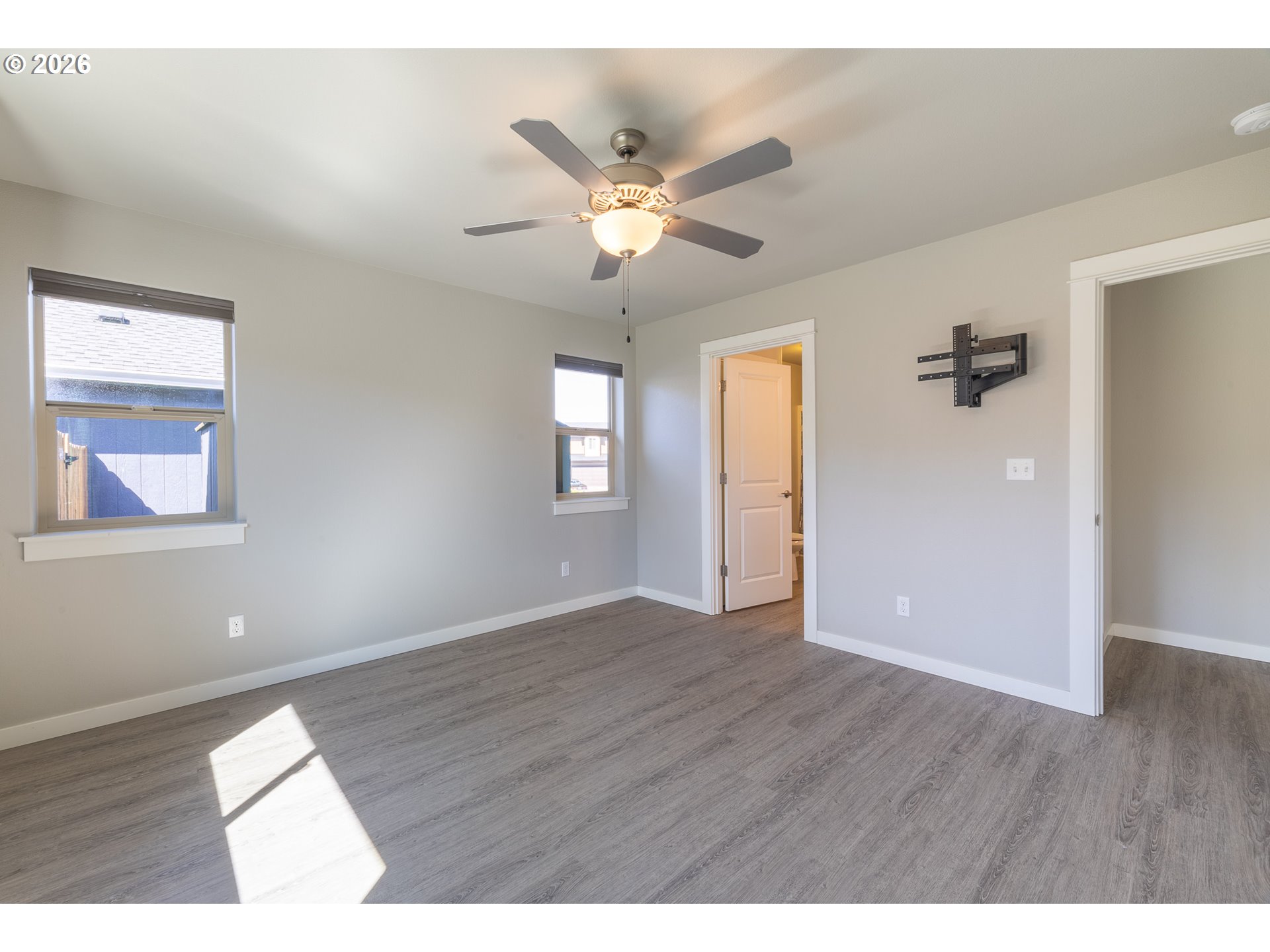 160 BRAXTON CT