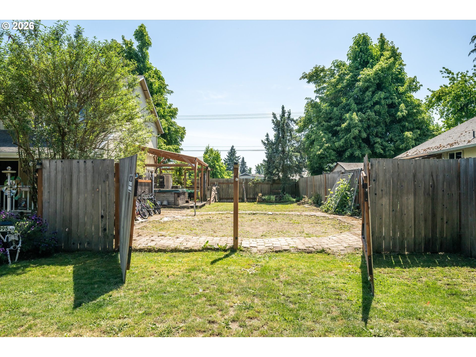 995 KINTZLEY AVE