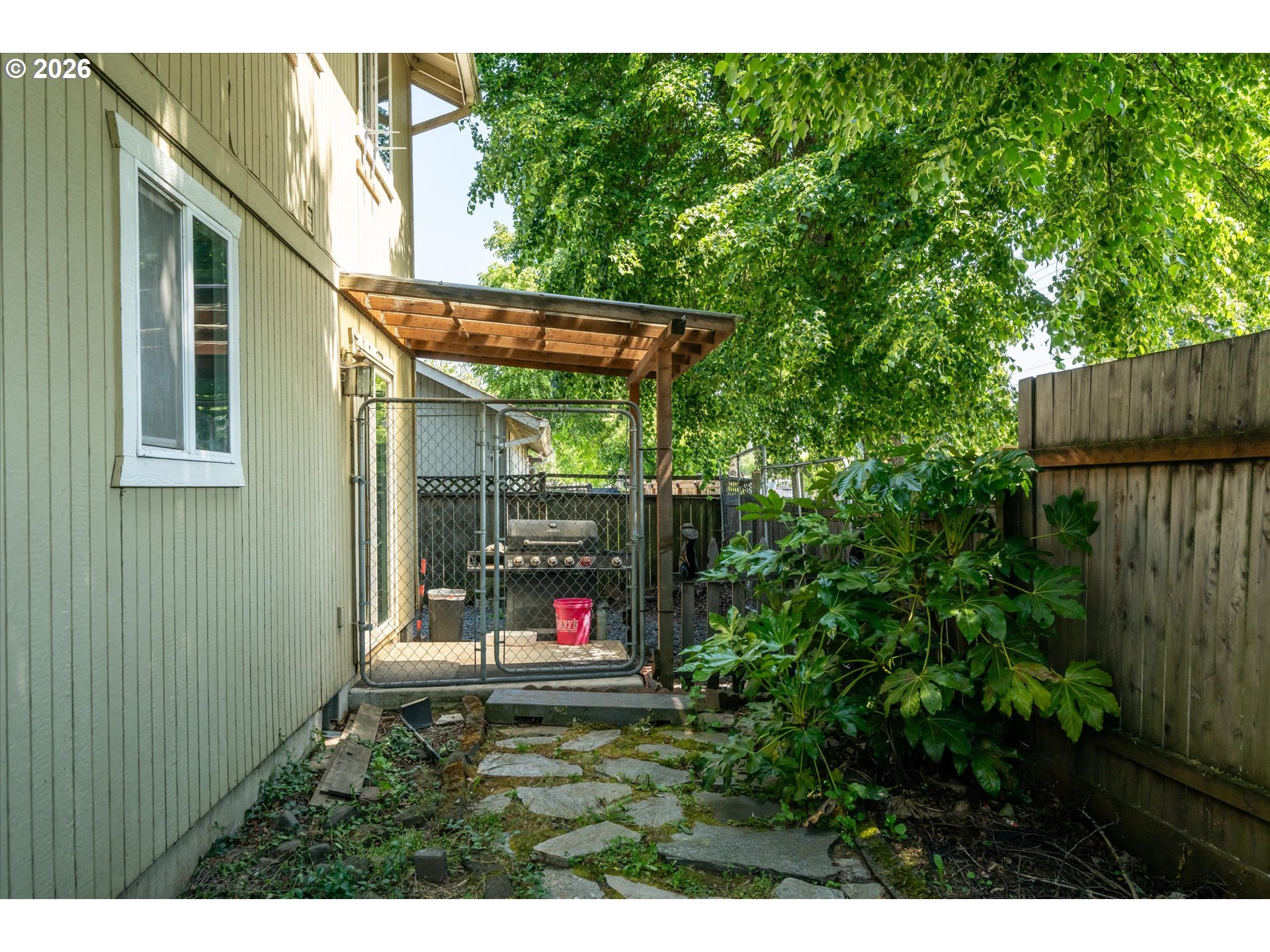 995 KINTZLEY AVE