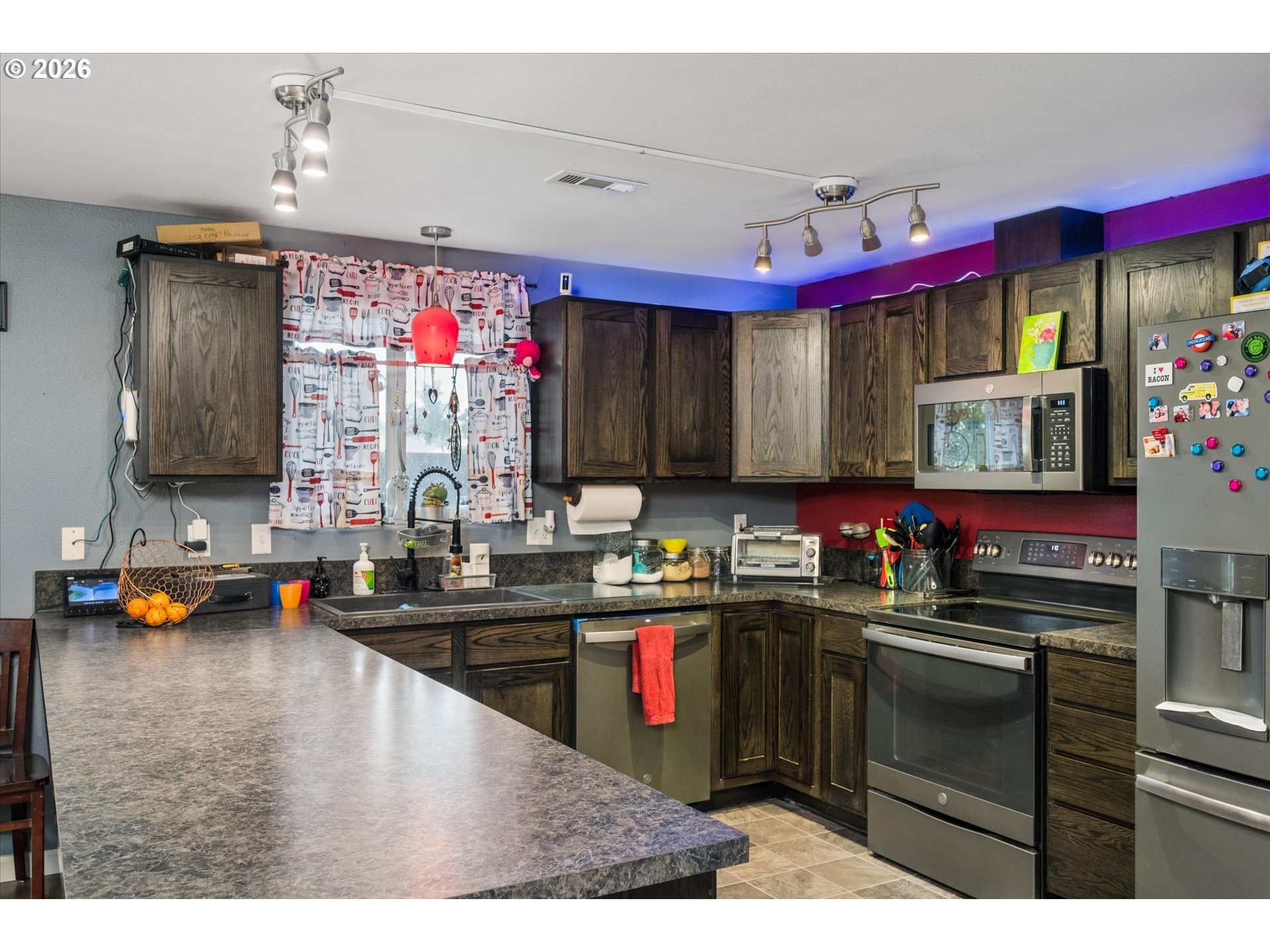 995 KINTZLEY AVE