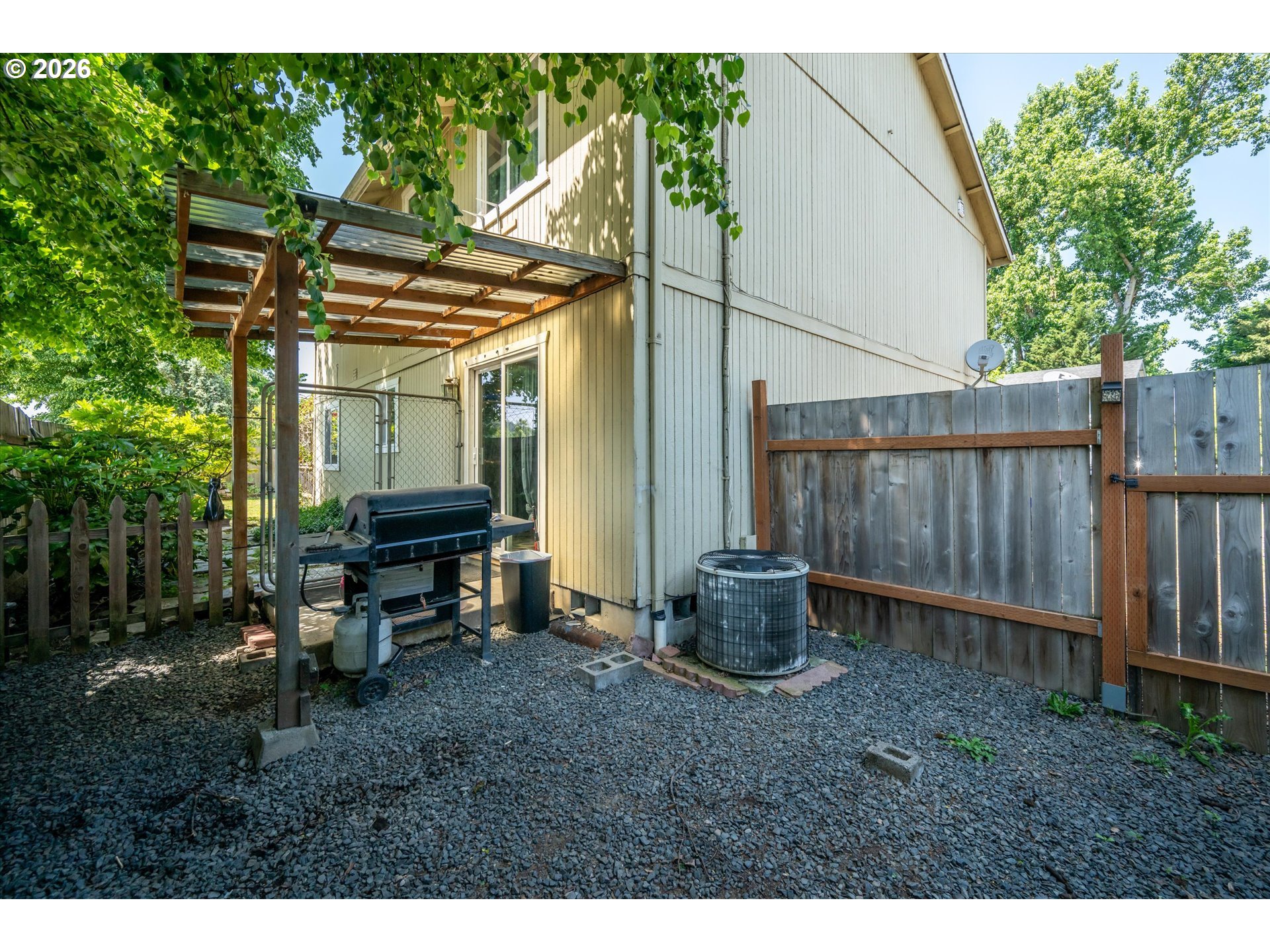 995 KINTZLEY AVE