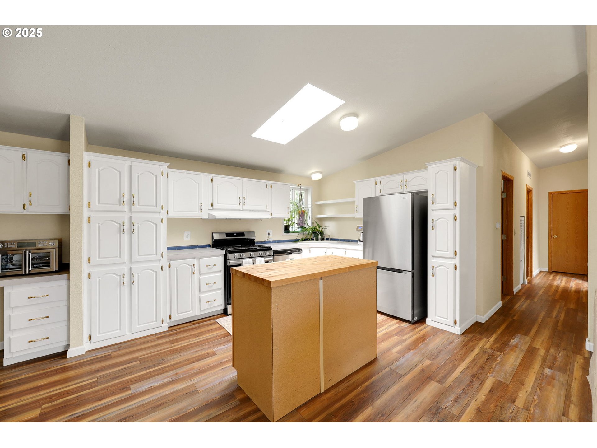 27840 BERRY HILL WAY