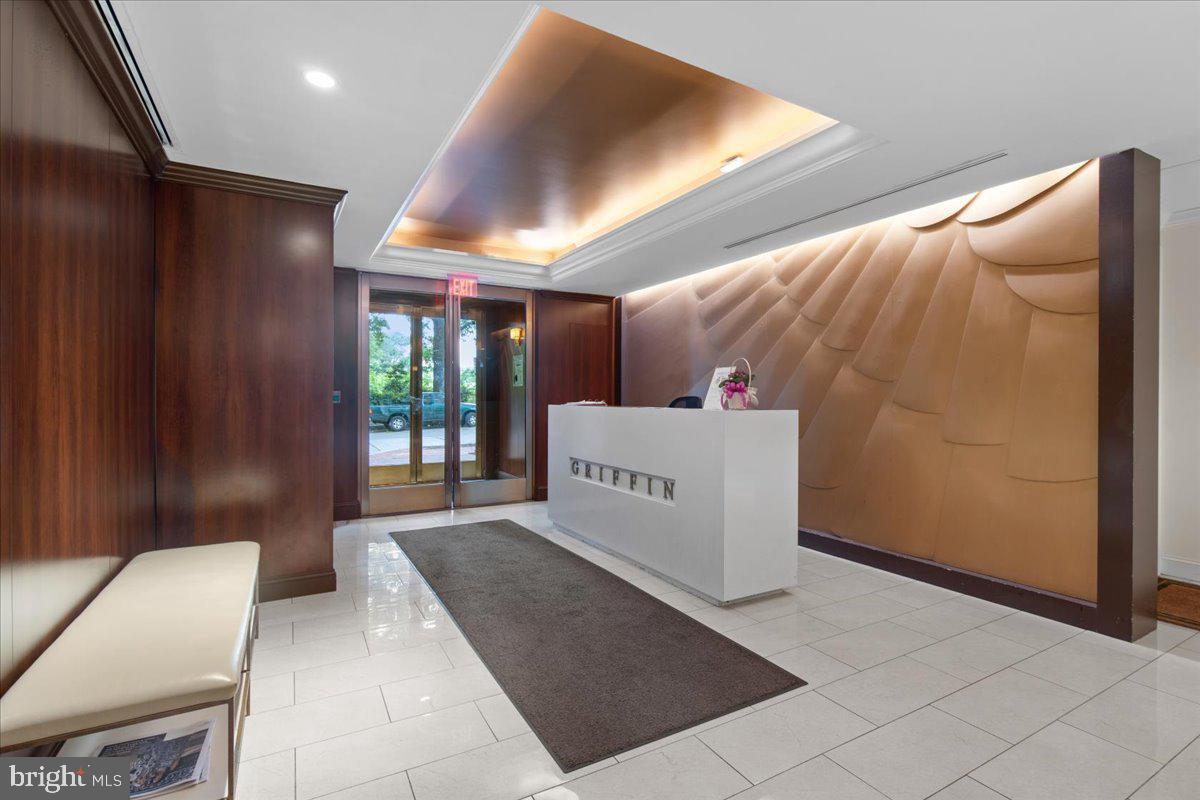 Foggy Bottom - 1 bed Condo + Private Patio