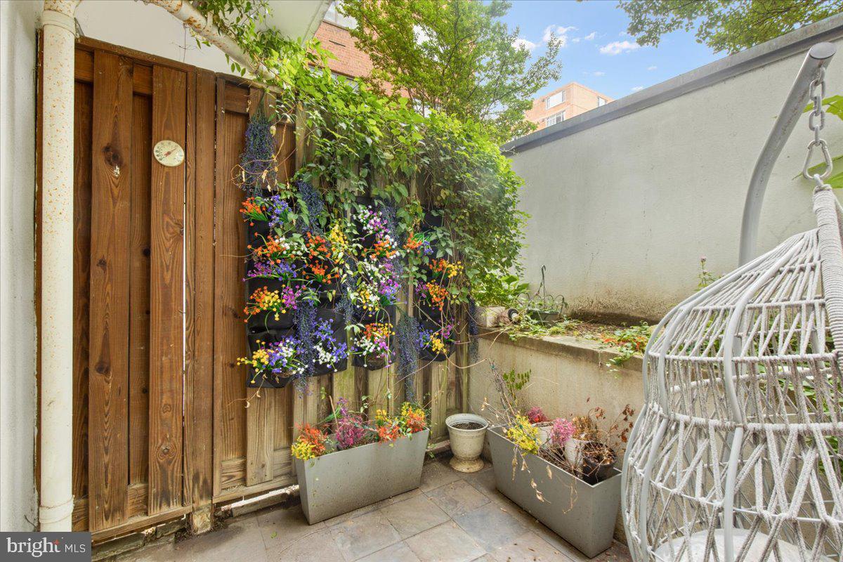 Foggy Bottom - 1 bed Condo + Private Patio