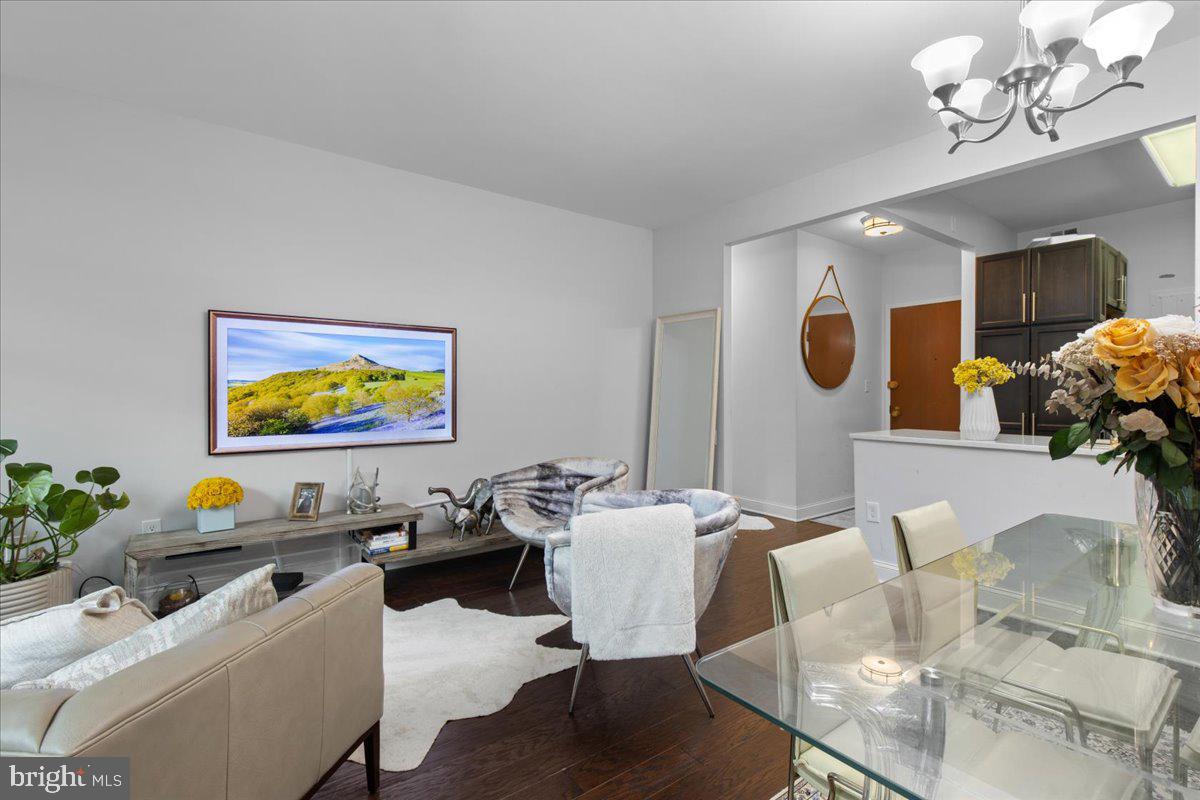 Foggy Bottom - 1 bed Condo + Private Patio