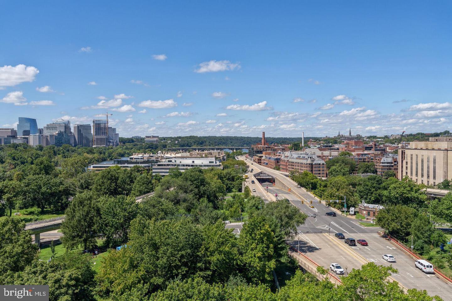 Foggy Bottom - 1 bed Condo + Private Patio