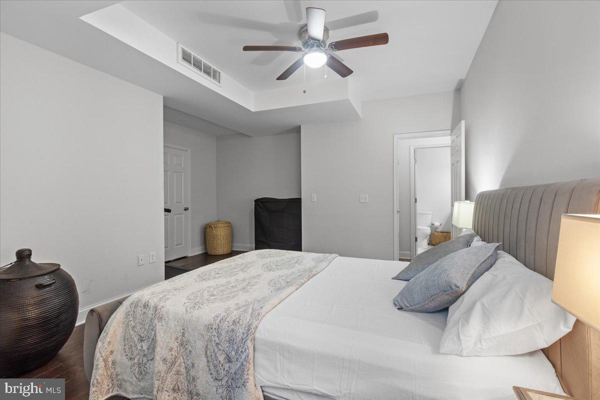 Foggy Bottom - 1 bed Condo + Private Patio