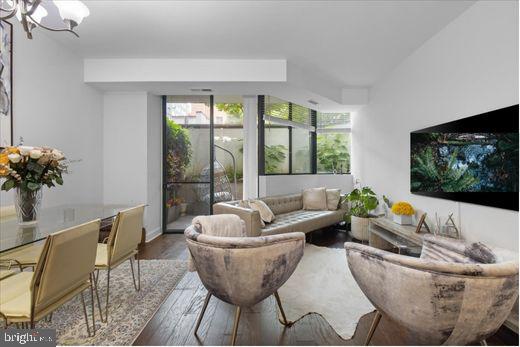 Foggy Bottom - 1 bed Condo + Private Patio