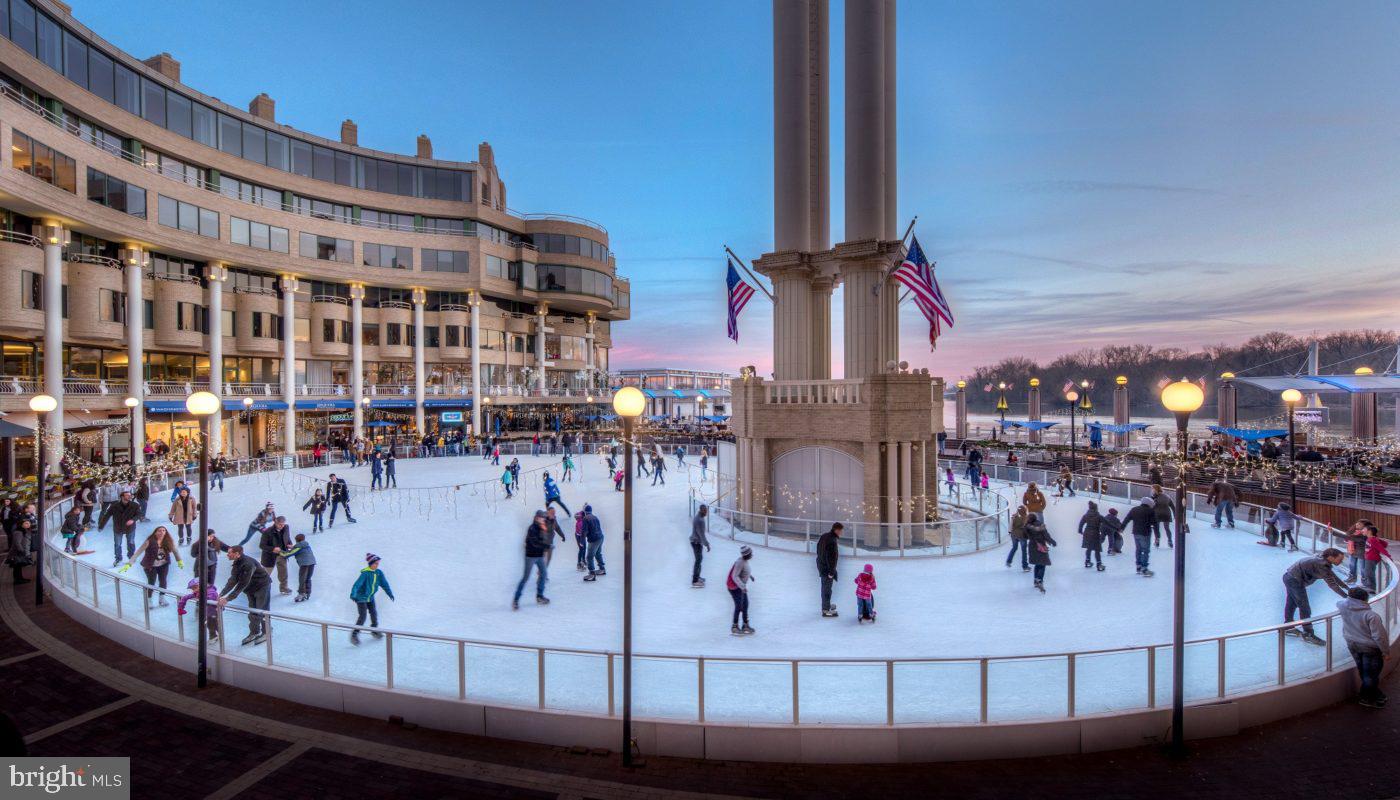 2525 PENNSYLVANIA AVE NW #303