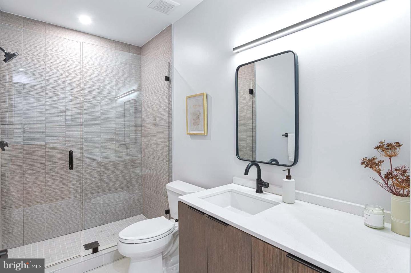 2525 PENNSYLVANIA AVE NW #303