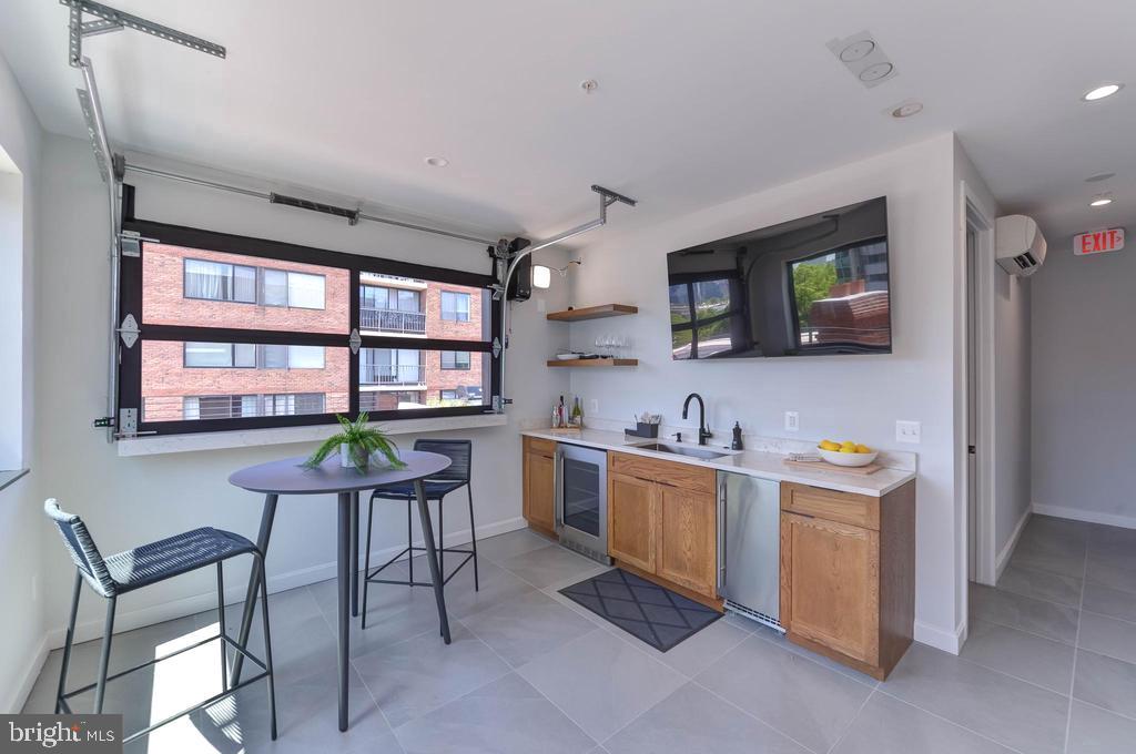 2525 PENNSYLVANIA AVE NW #303