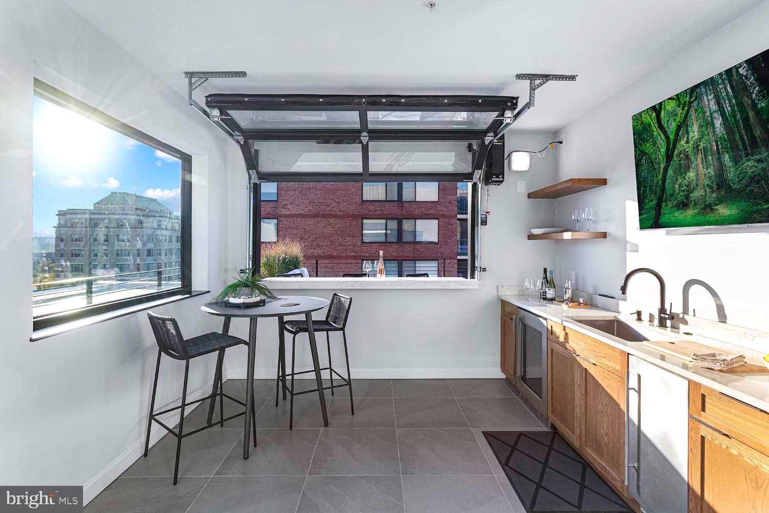 2525 PENNSYLVANIA AVE NW #303