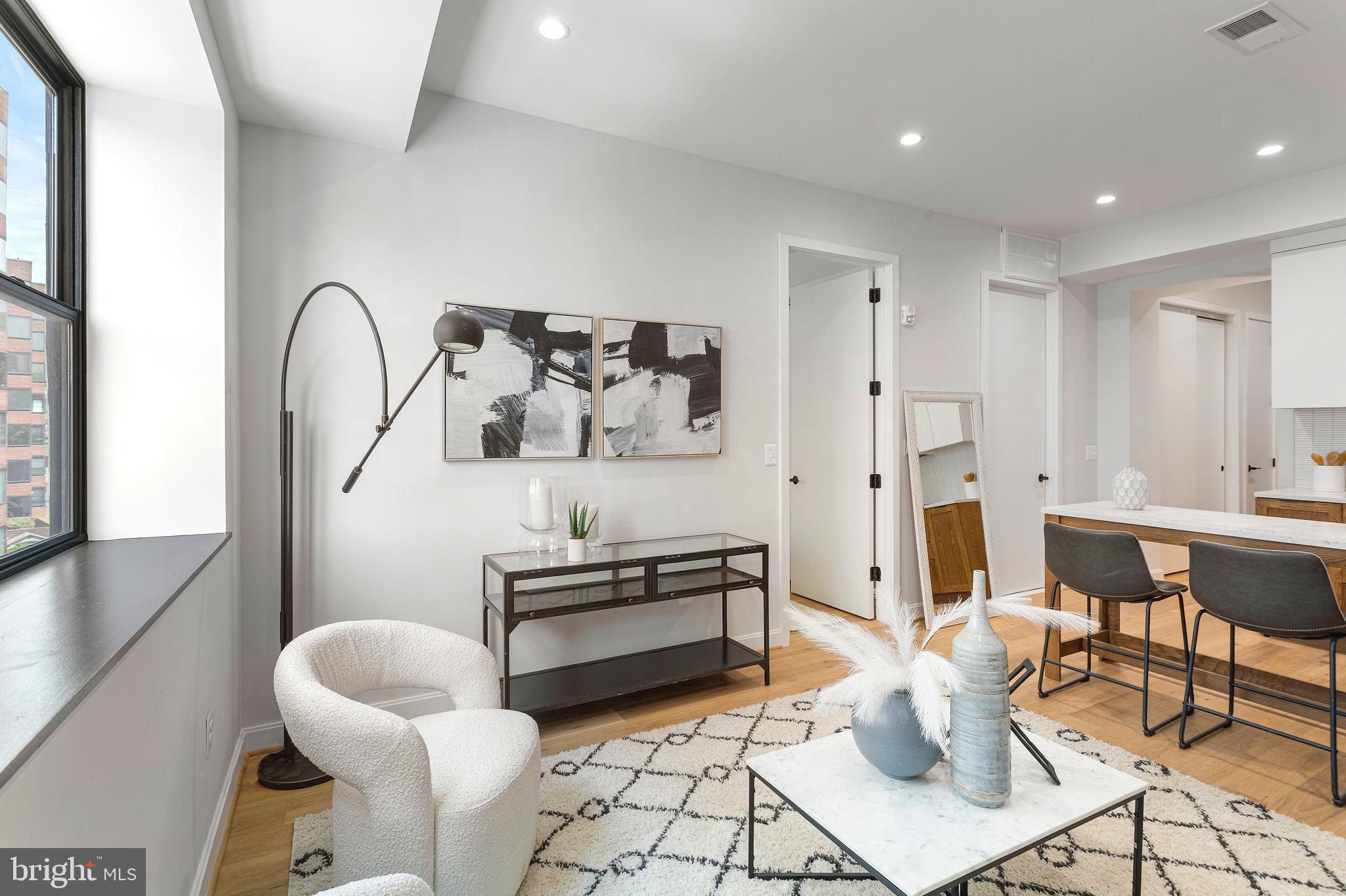 2525 PENNSYLVANIA AVE NW #303