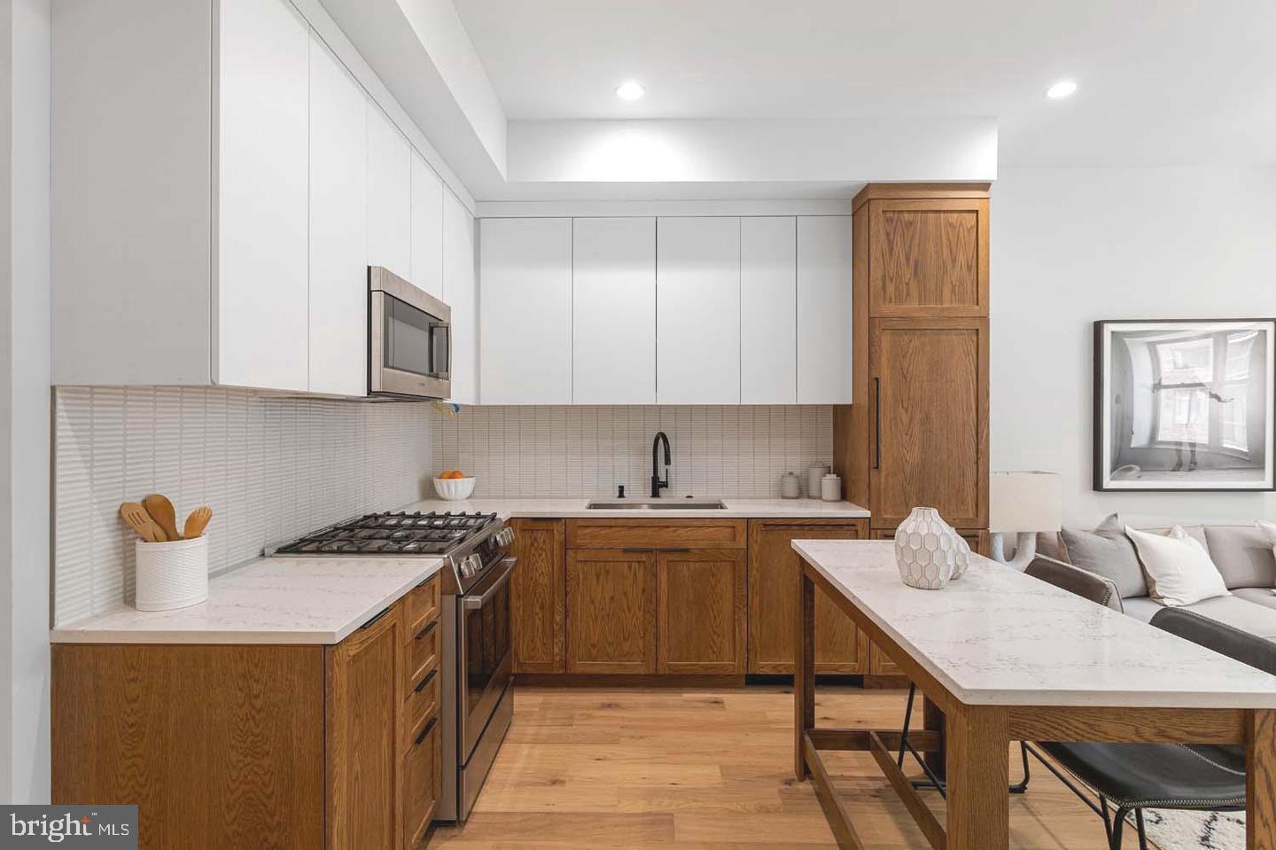 2525 PENNSYLVANIA AVE NW #303