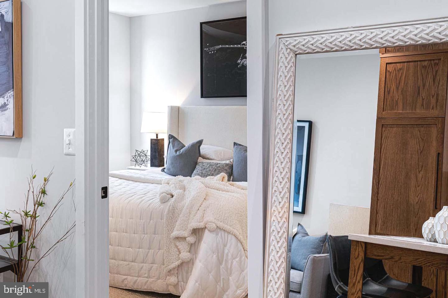 2525 PENNSYLVANIA AVE NW #303