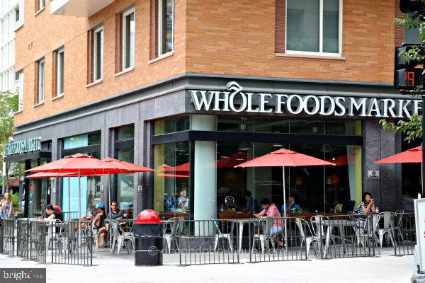 2525 PENNSYLVANIA AVE NW #303