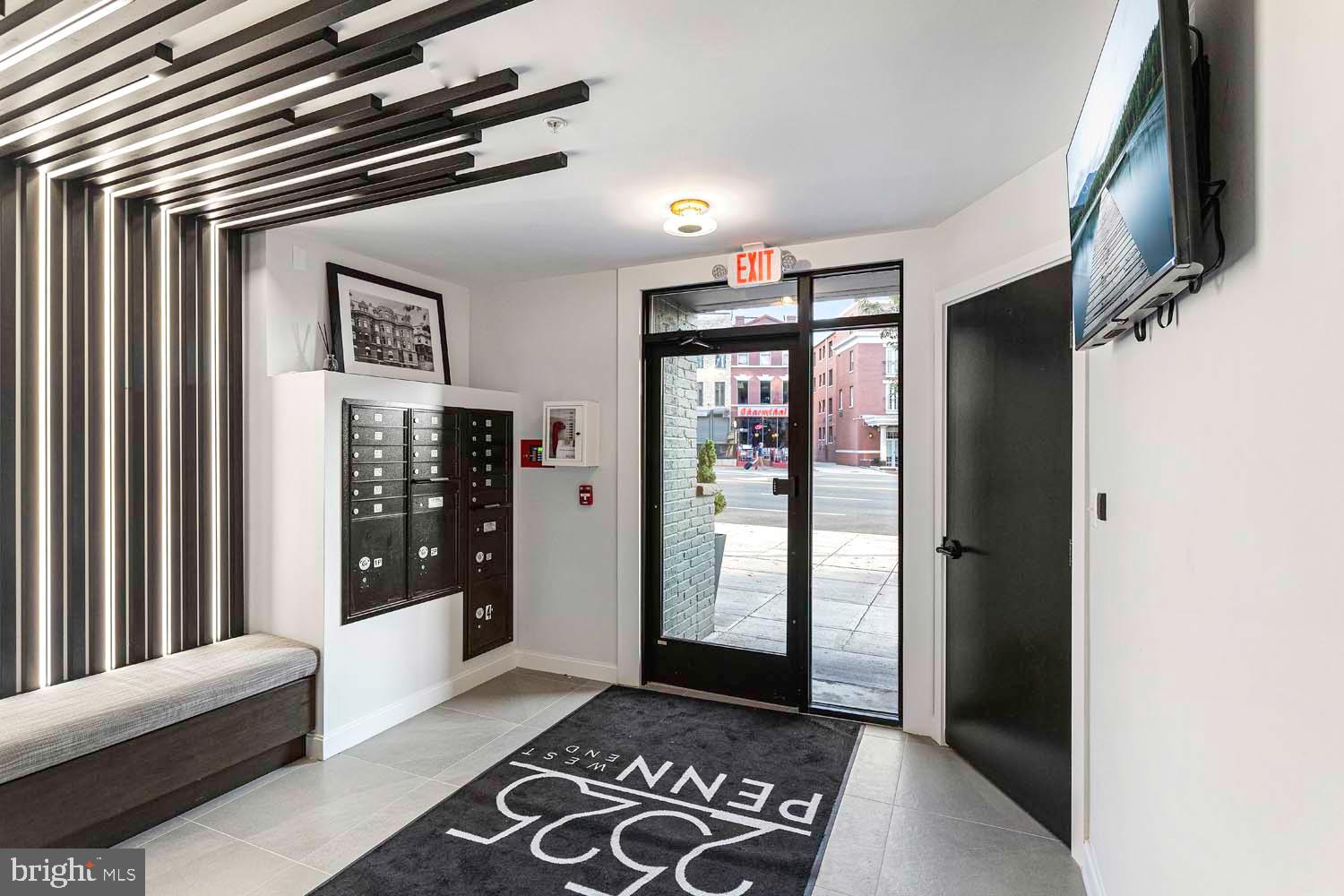 2525 PENNSYLVANIA AVE NW #303