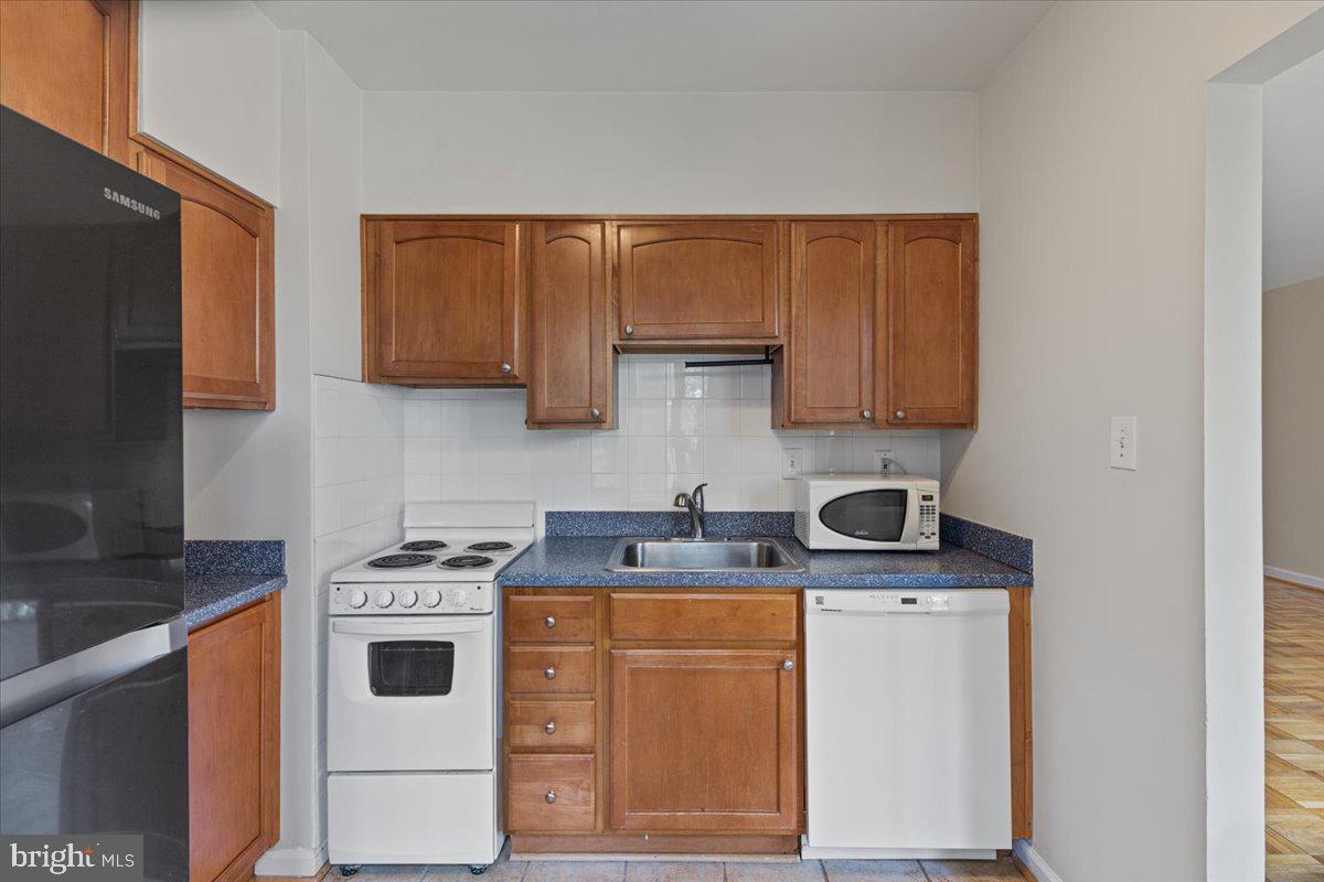 4301 MASSACHUSETTS AVE NW #3001