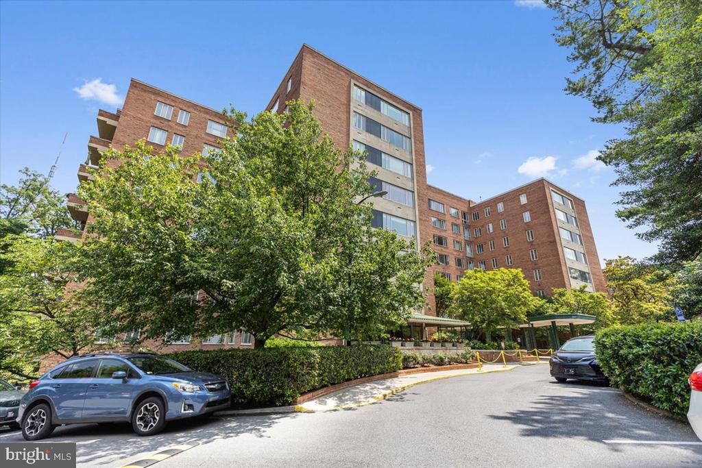 4301 MASSACHUSETTS AVE NW #3001