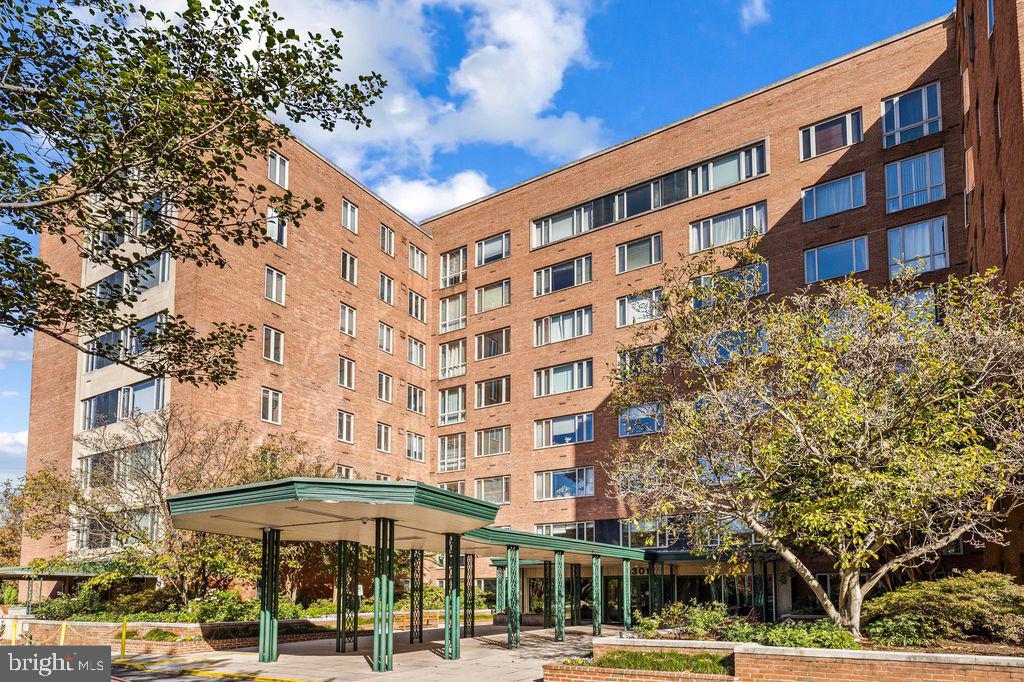 4301 MASSACHUSETTS AVE NW #3001