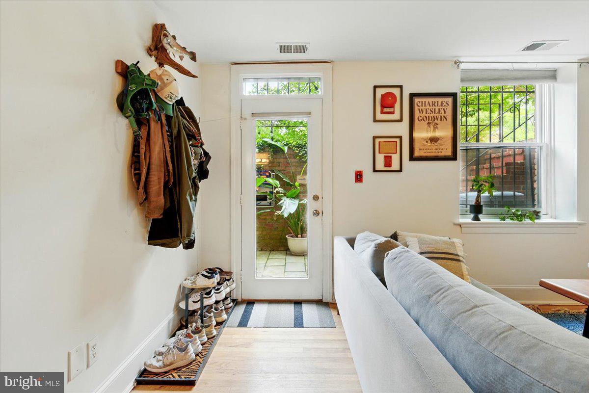 901 SOUTH CAROLINA SE #3