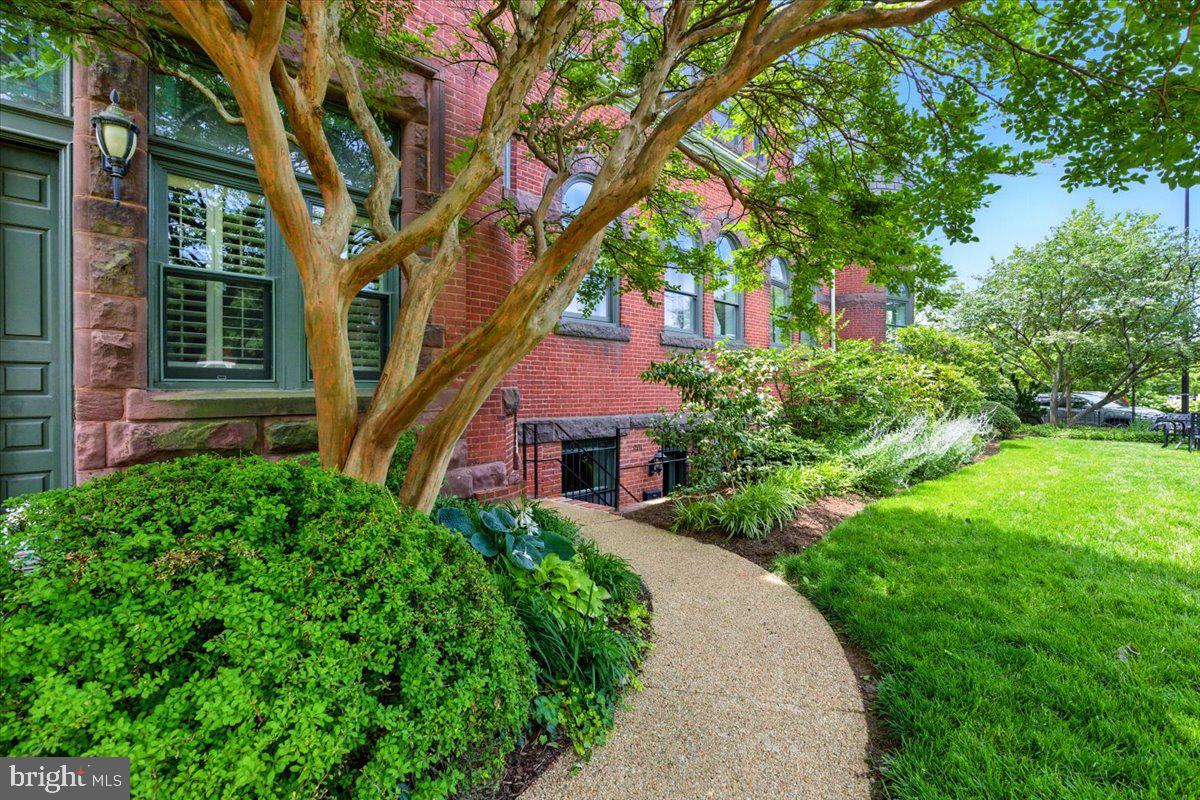 901 SOUTH CAROLINA SE #3