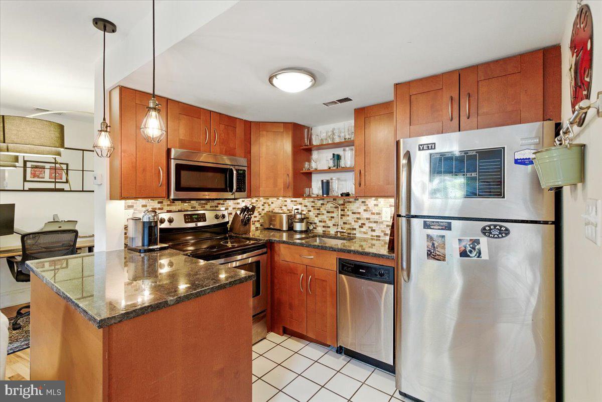 901 SOUTH CAROLINA SE #3