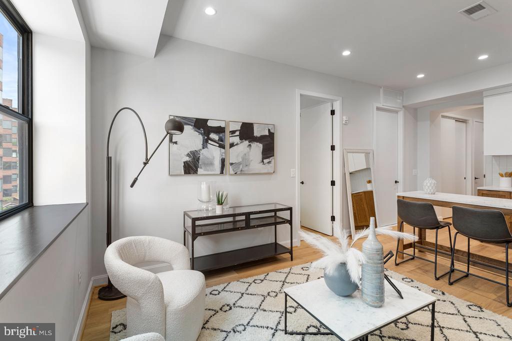 2525 PENNSYLVANIA AVENUE NW Unit: 303