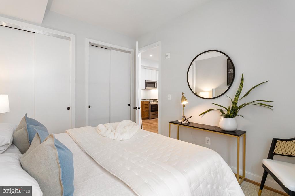 2525 PENNSYLVANIA AVENUE NW Unit: 303