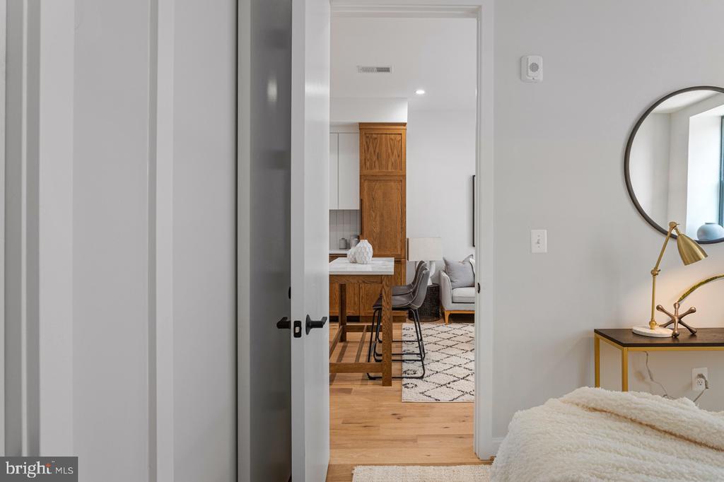 2525 PENNSYLVANIA AVENUE NW Unit: 303