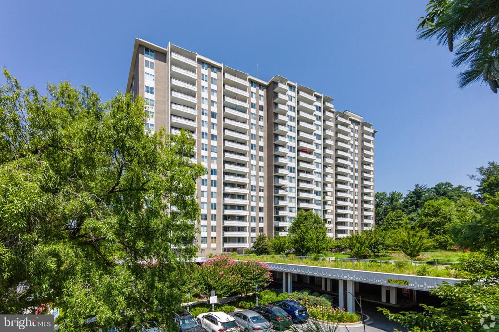 5101 RIVER RD #1506