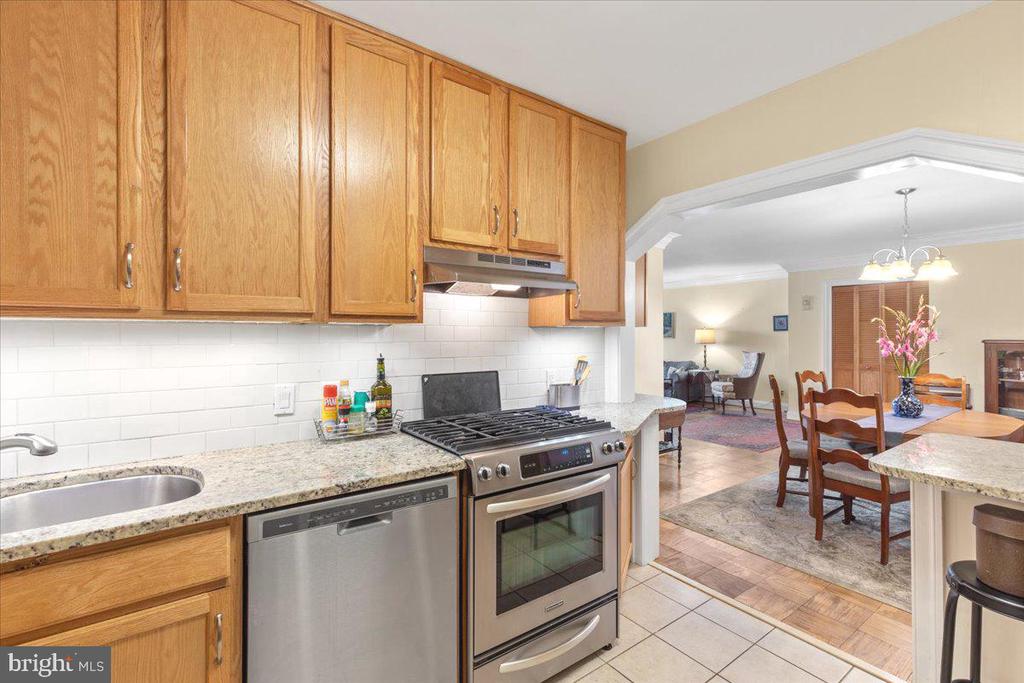 5101 RIVER RD #1506