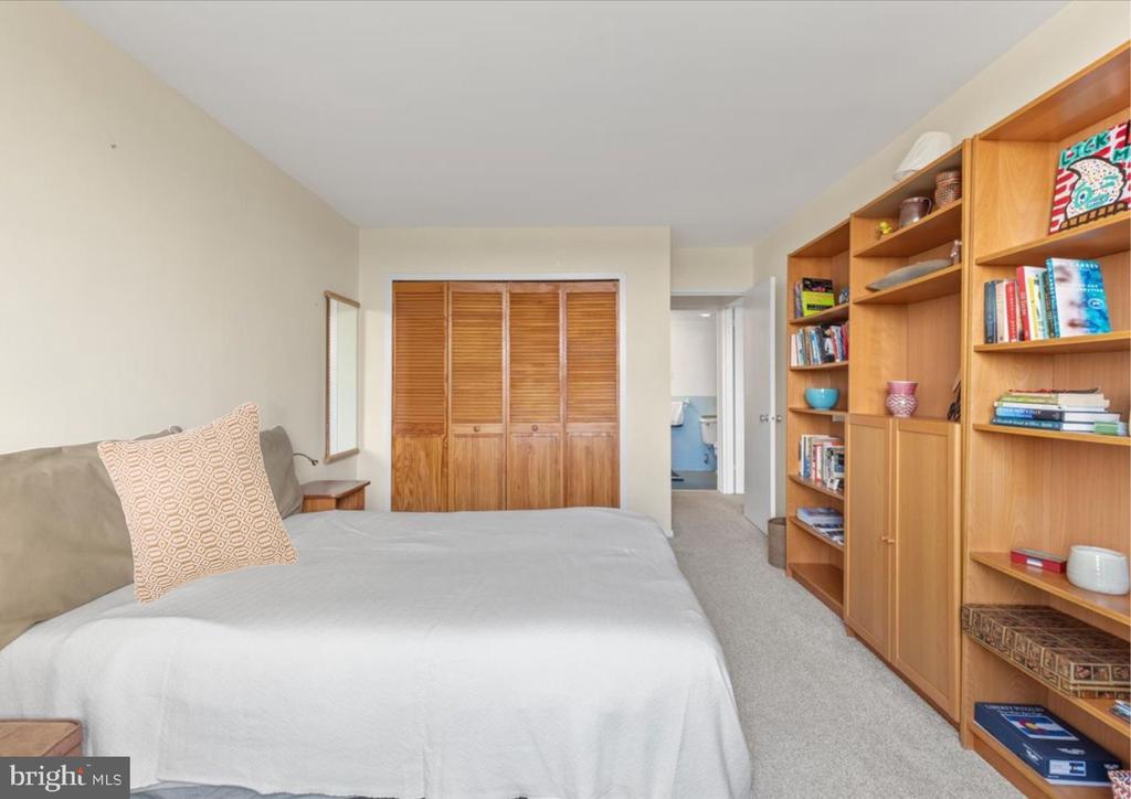 5101 RIVER RD #1506