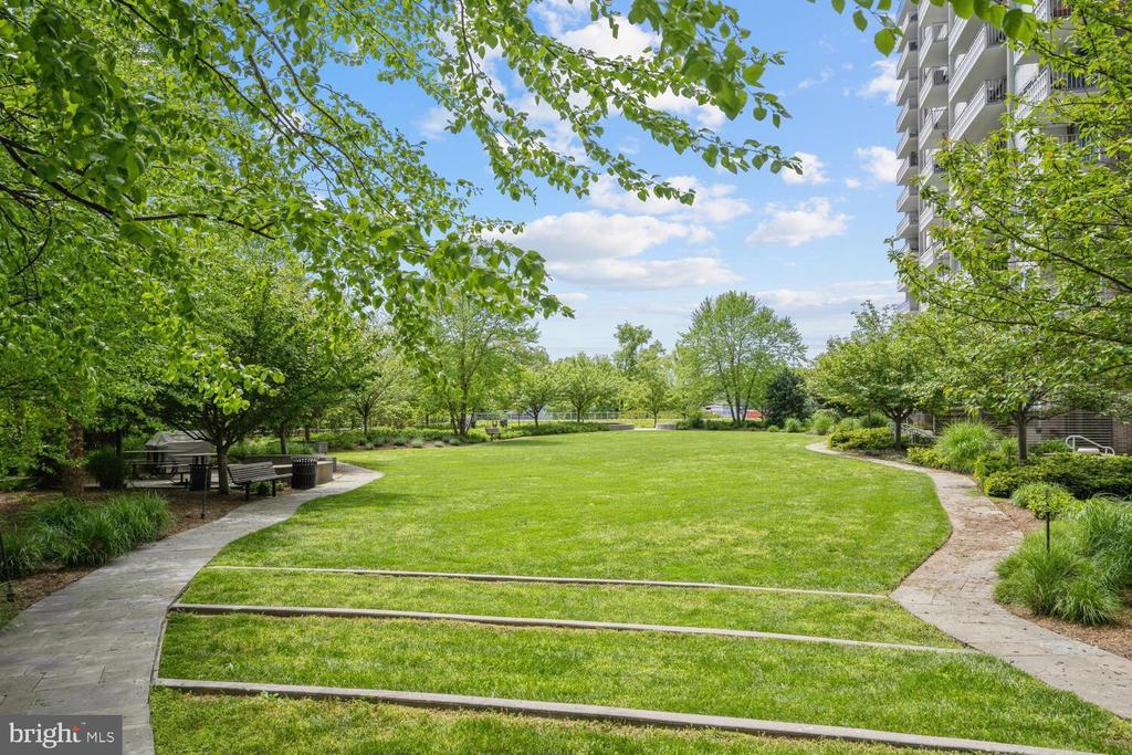 5101 RIVER RD #1506
