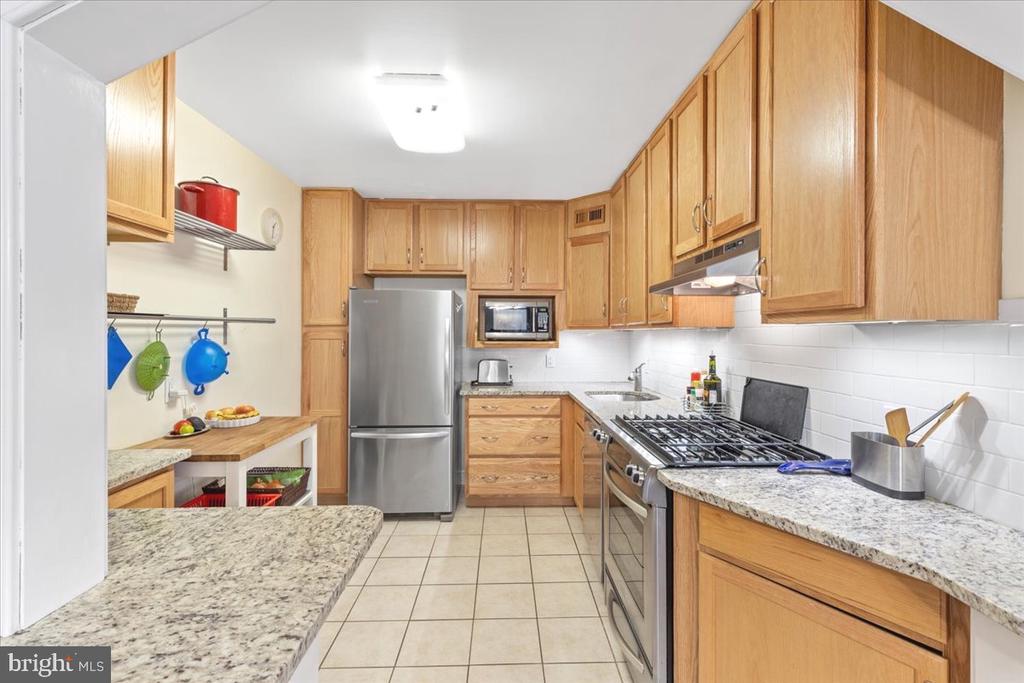 5101 RIVER RD #1506