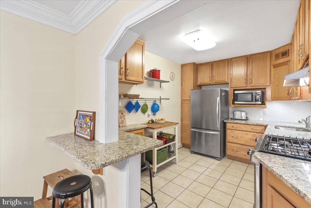5101 RIVER RD #1506