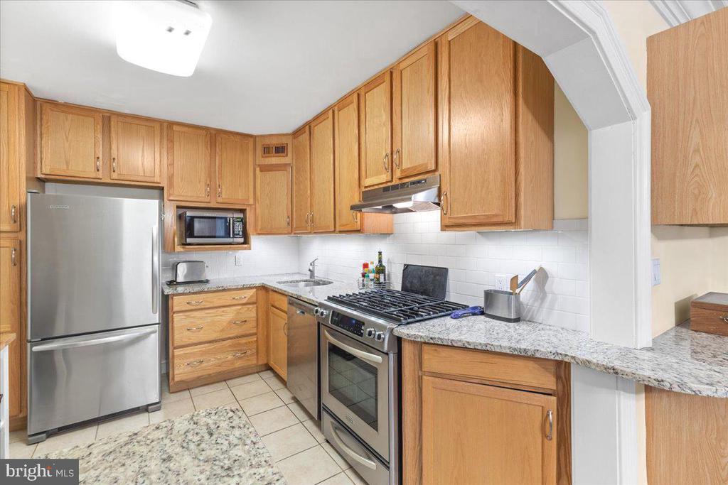 5101 RIVER RD #1506