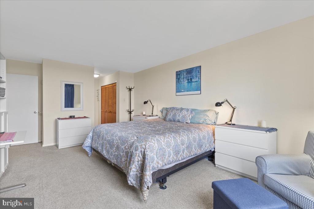 5101 RIVER RD #1506