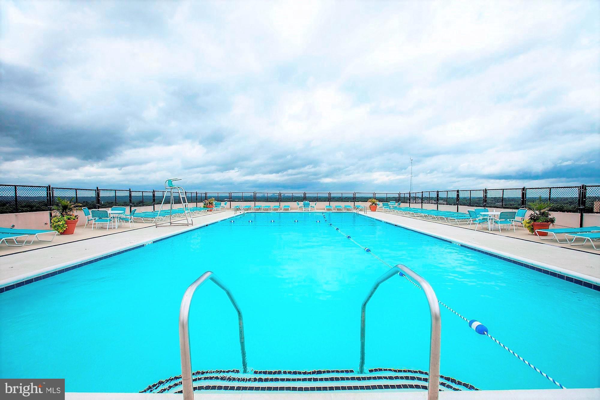 4515 WILLARD AVE #516S