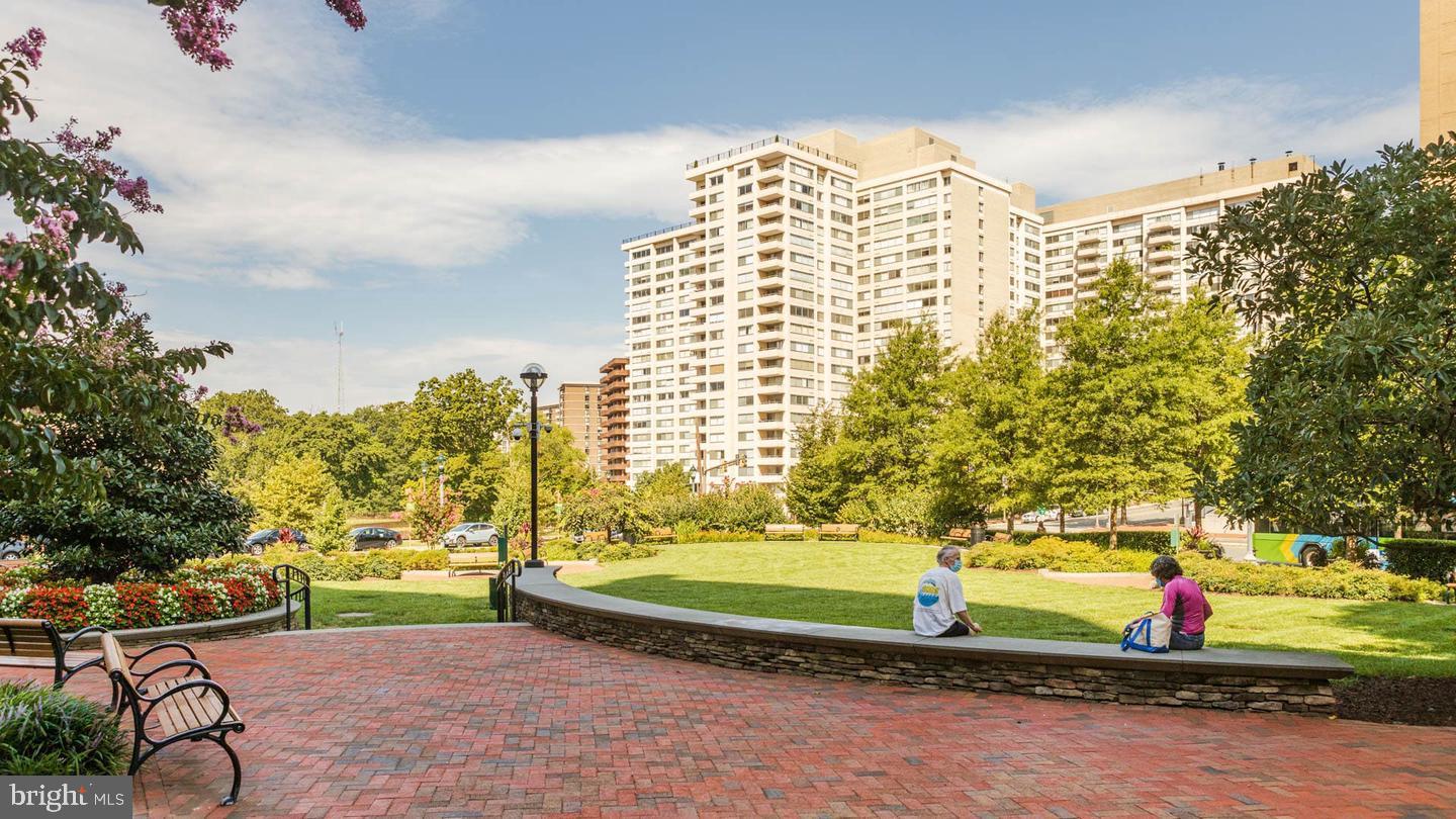 4515 WILLARD AVE #516S