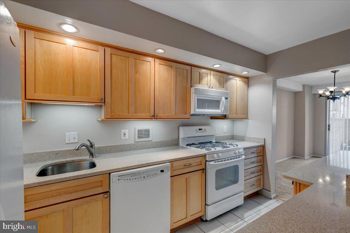 4515 WILLARD AVE #516S