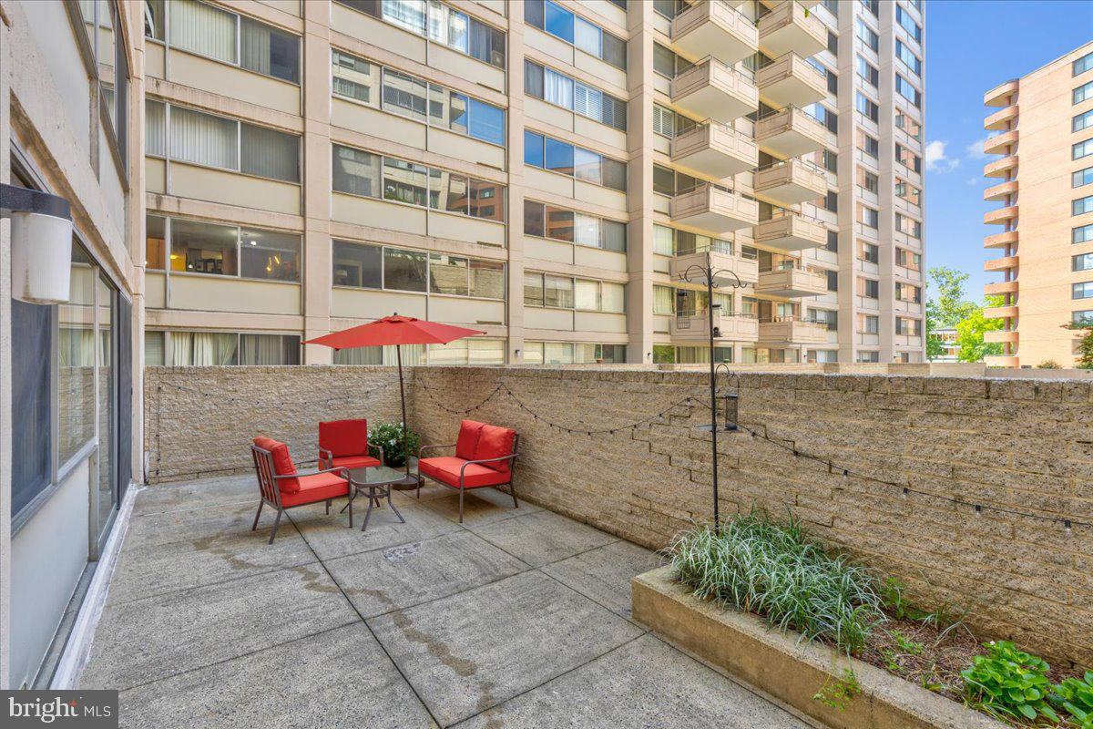 4515 WILLARD AVE #516S