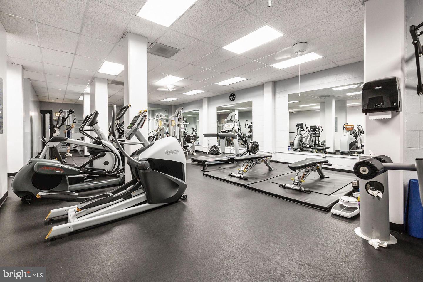 4515 WILLARD AVE #516S