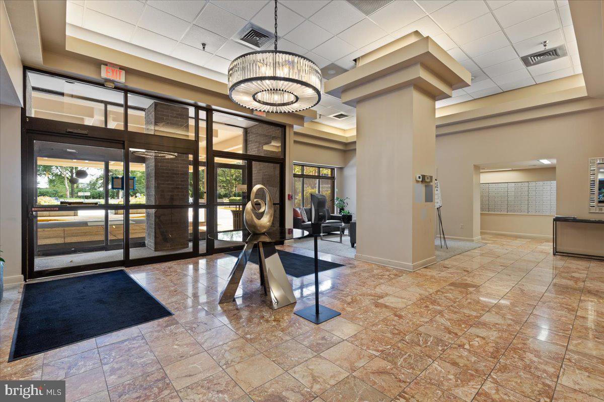 1808 OLD MEADOW ROAD Unit: 1405