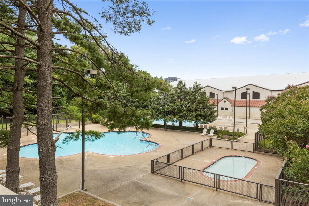 1808 OLD MEADOW ROAD Unit: 1405