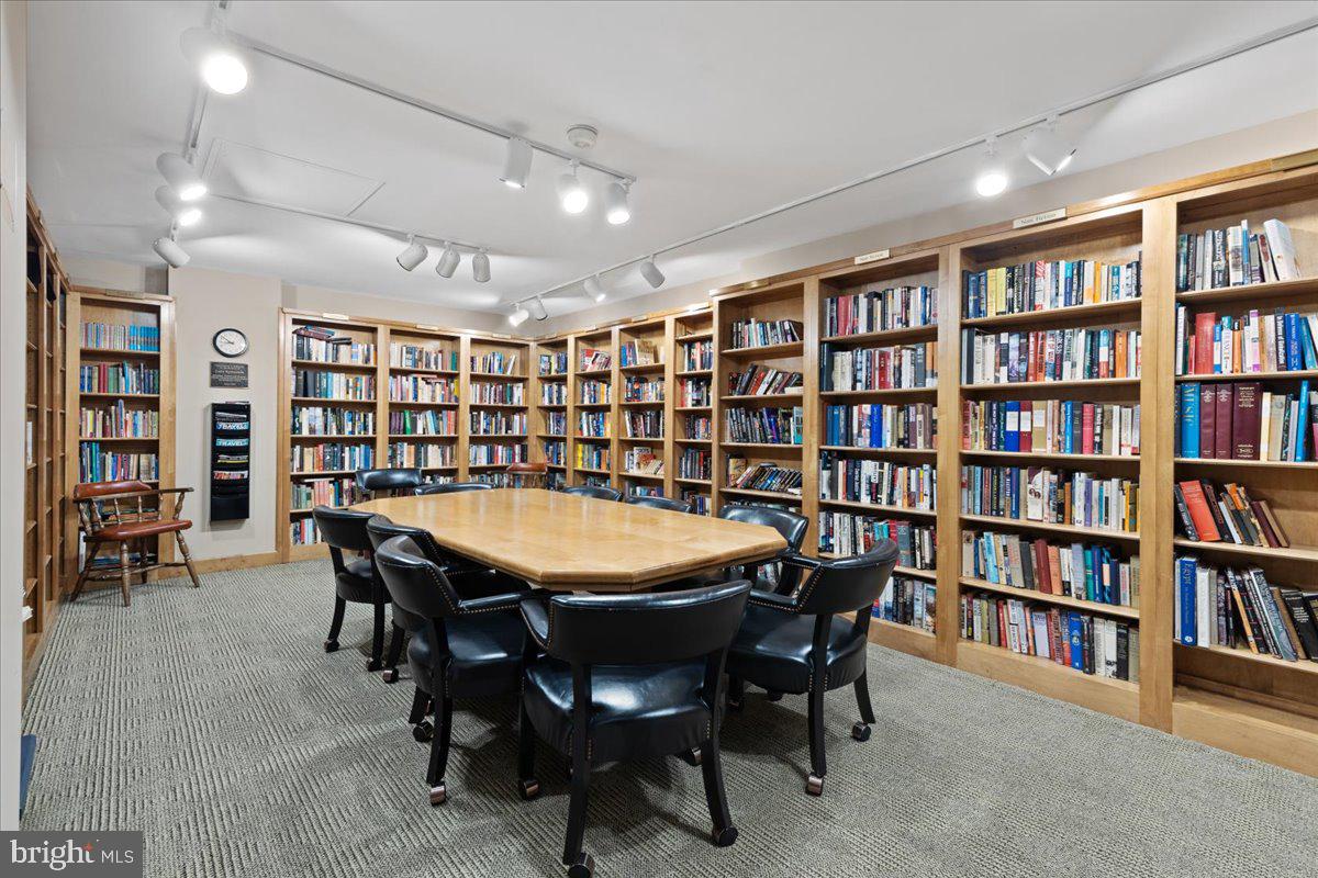 1808 OLD MEADOW ROAD Unit: 1405