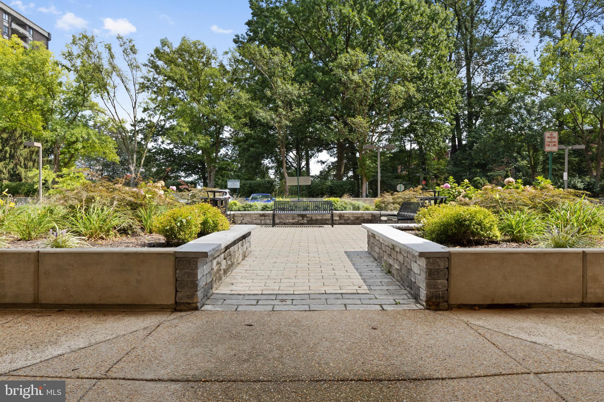 1808 OLD MEADOW ROAD Unit: 1405