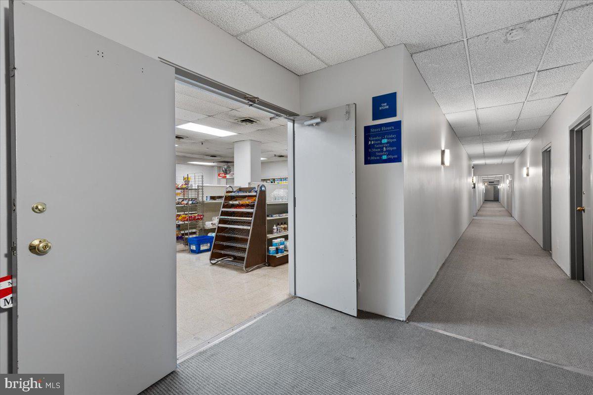 1808 OLD MEADOW ROAD Unit: 1405